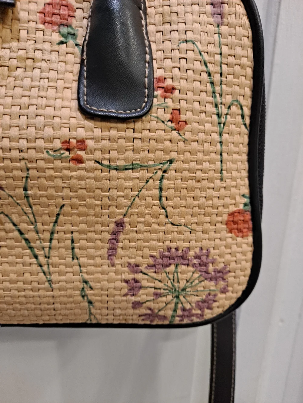 Stone Mountain Vintage Y2k Handpainted Floral Woven Straw Dome Satchel